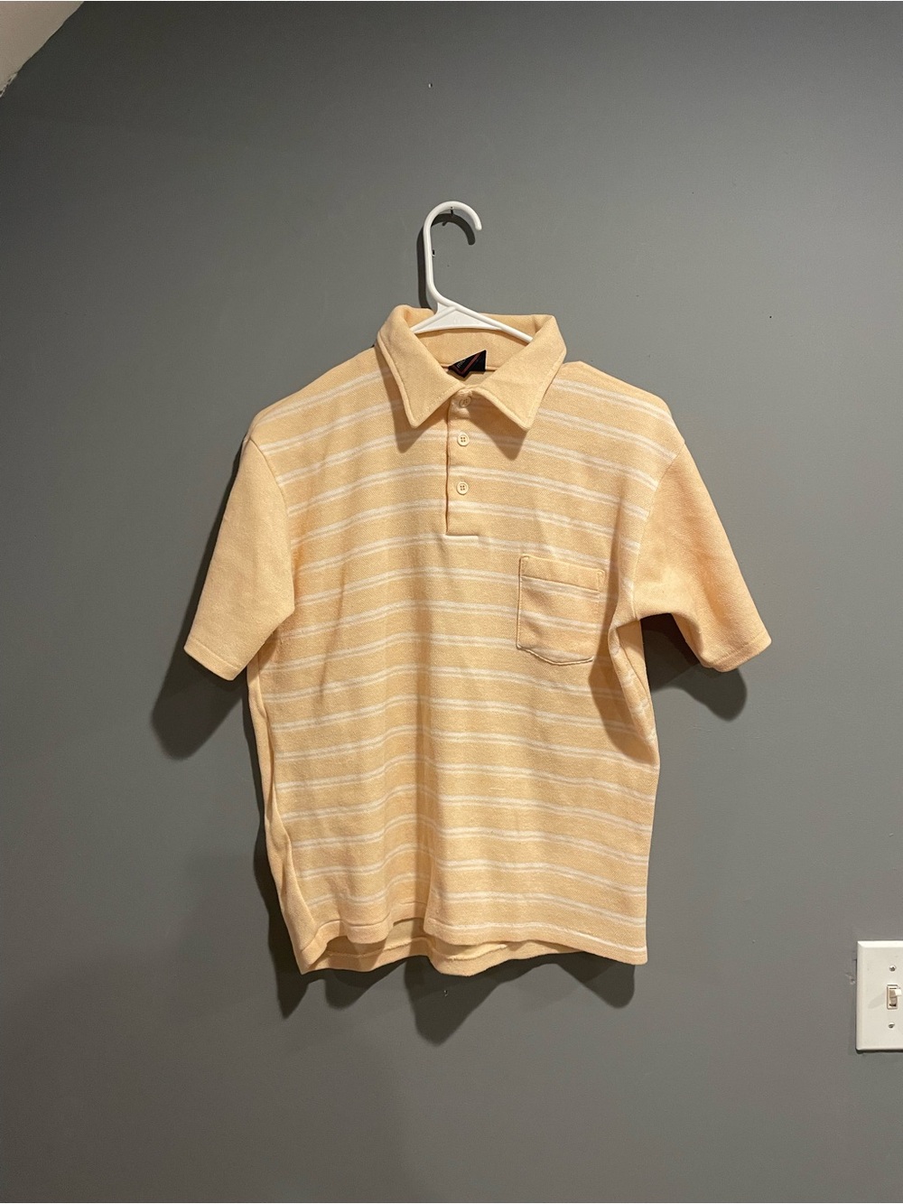 Vintage 90s Carl Michaels Men Short Sleeve Knit Polo Shirt Light Yellow Stripe